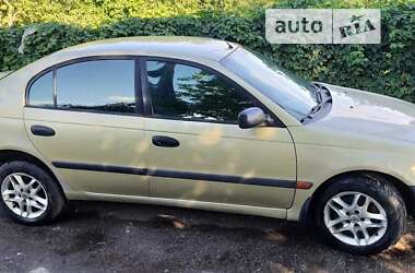 Седан Toyota Avensis 2002 в Новомосковську