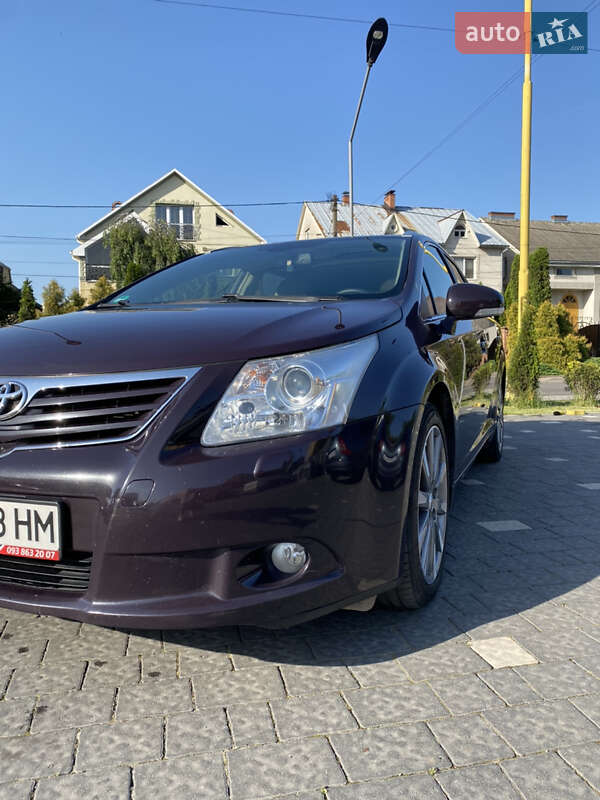 Універсал Toyota Avensis 2010 в Ужгороді