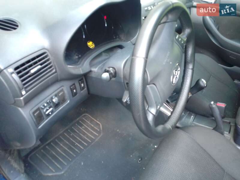 Лифтбек Toyota Avensis 2005 в Киеве фото 15 Лифтбек Toyota Avensis 2005 в Киеве