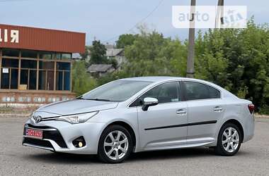 Седан Toyota Avensis 2015 в 
