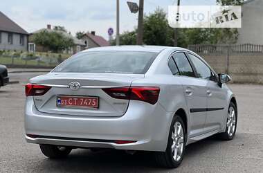 Седан Toyota Avensis 2015 в 