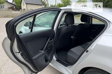 Седан Toyota Avensis 2015 в 