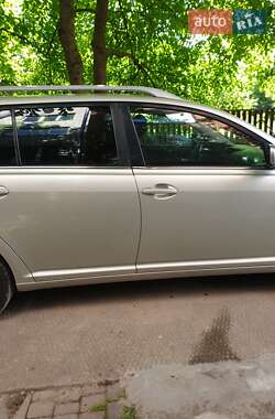 Универсал Toyota Avensis 2003 в Чорткове