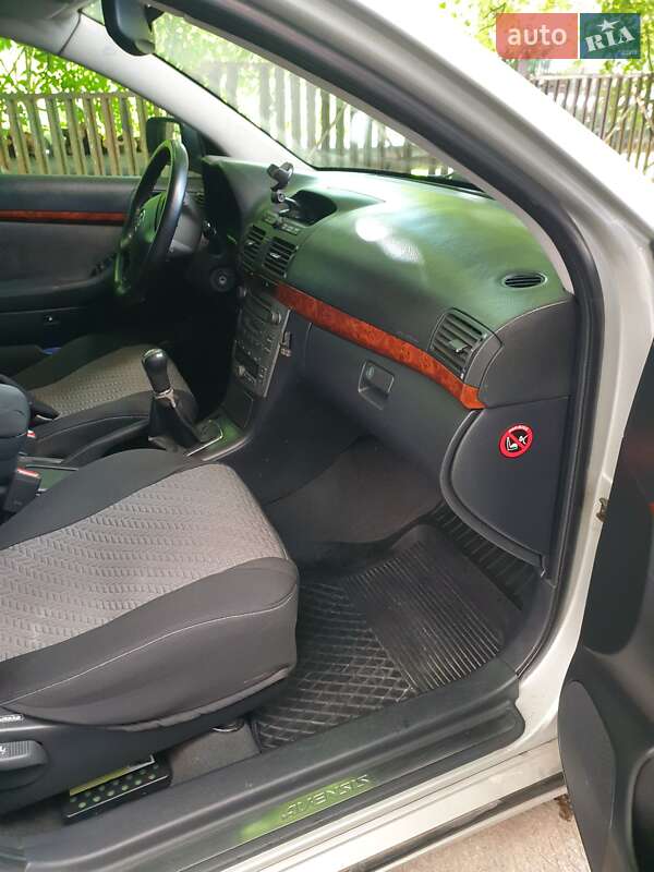 Універсал Toyota Avensis 2003 в Чорткові