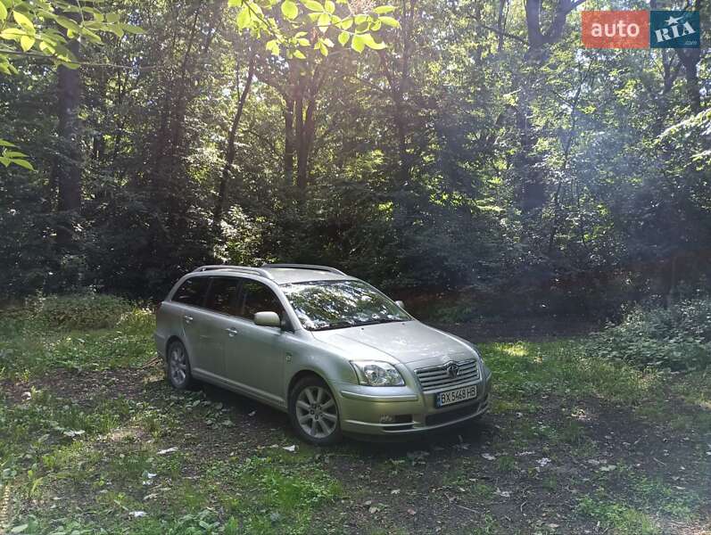 Універсал Toyota Avensis 2004 в Кам'янець-Подільському