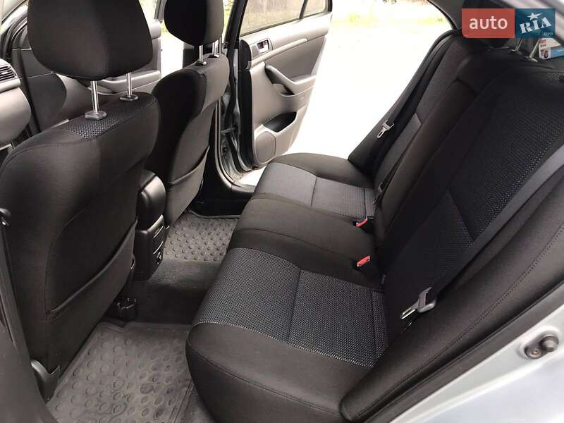 Седан Toyota Avensis 2008 в Харькове