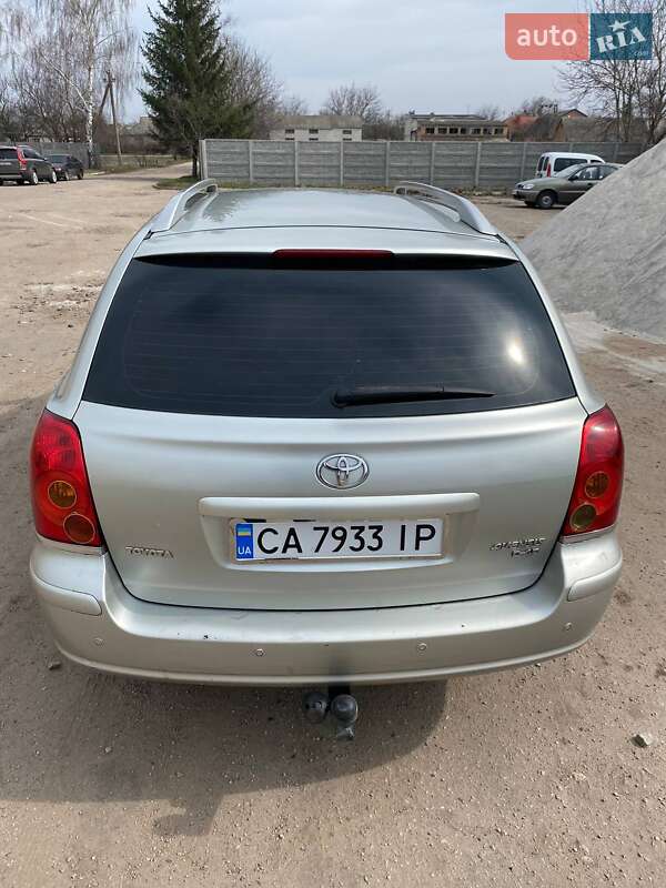 Универсал Toyota Avensis 2006 в Александровке