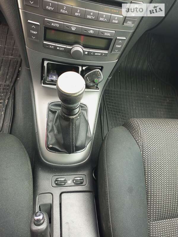 Универсал Toyota Avensis 2006 в Тернополе