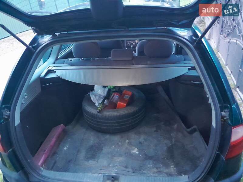 Універсал Toyota Avensis 2000 в Шептицькому