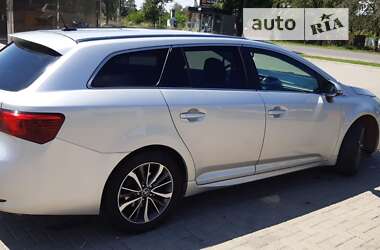 Универсал Toyota Avensis 2015 в Ужгороде