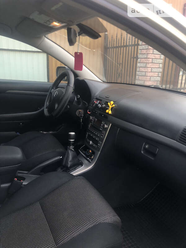 Универсал Toyota Avensis 2007 в Сторожинце