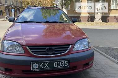 Універсал Toyota Avensis 2000 в Слов'янську