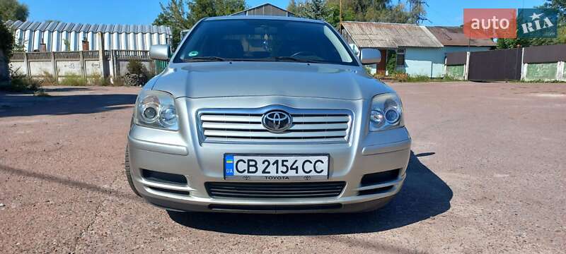 Седан Toyota Avensis 2003 в Чернігові