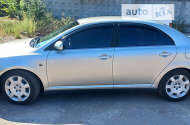 Седан Toyota Avensis 2003 в Чернигове