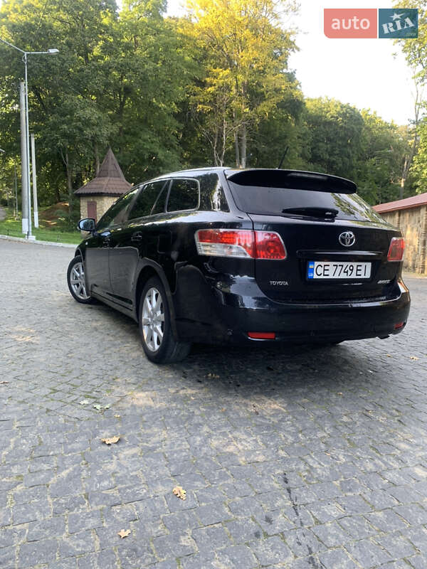 Універсал Toyota Avensis 2009 в Чернівцях