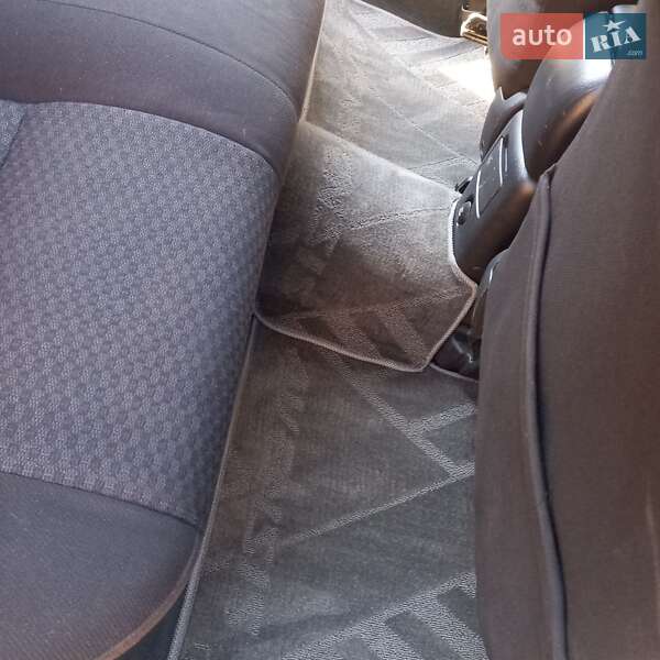 Универсал Toyota Avensis 2003 в Конотопе