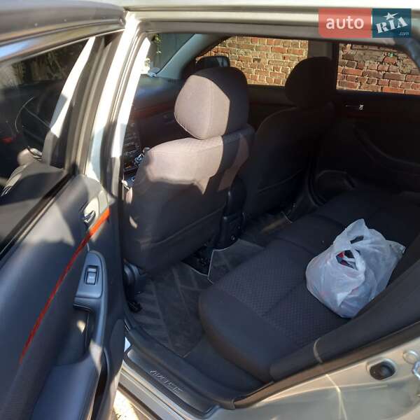 Универсал Toyota Avensis 2003 в Конотопе