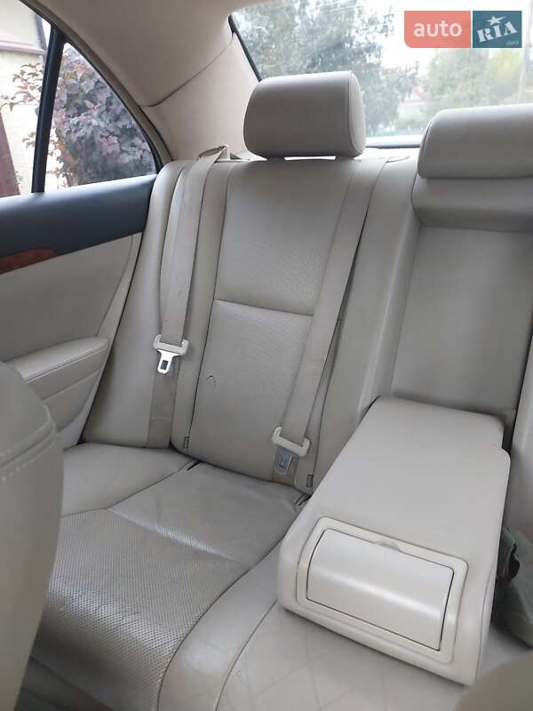 Седан Toyota Avensis 2004 в Каменец-Подольском