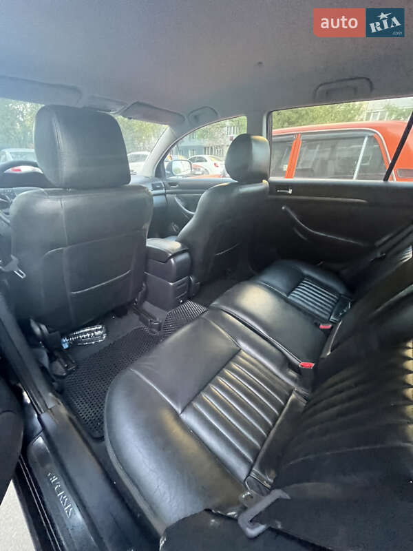 Універсал Toyota Avensis 2007 в Дніпрі