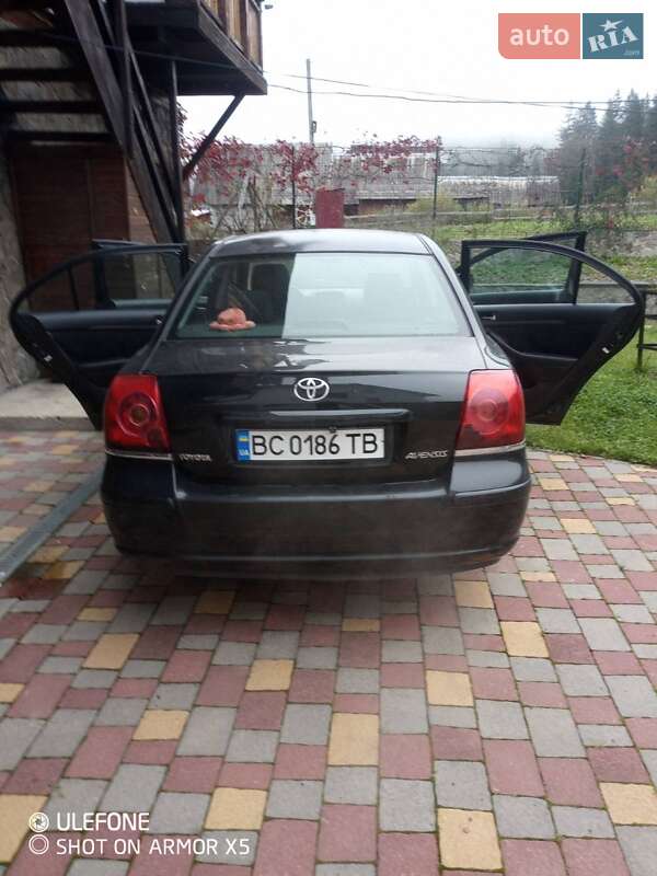 Седан Toyota Avensis 2006 в Сколе