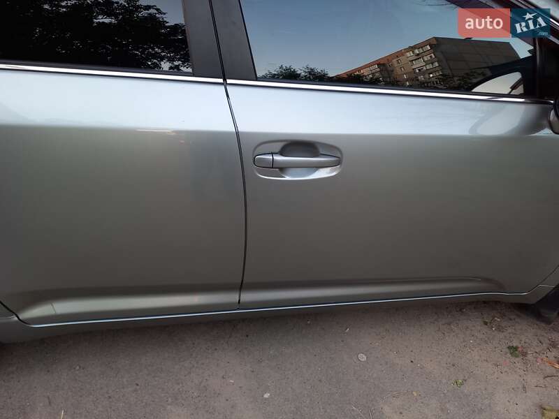 Седан Toyota Avensis 2010 в Вінниці