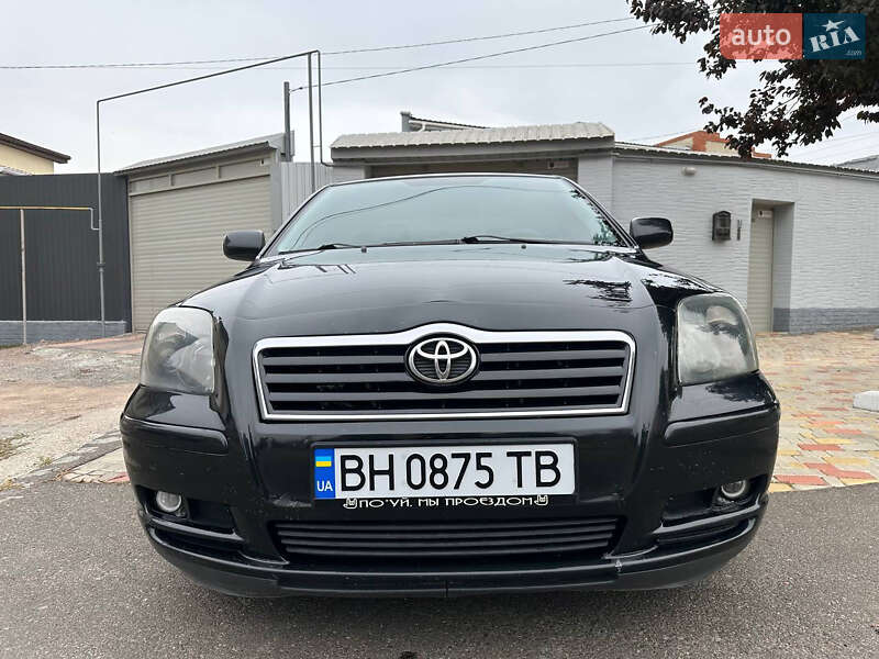 Седан Toyota Avensis 2003 в Одесі