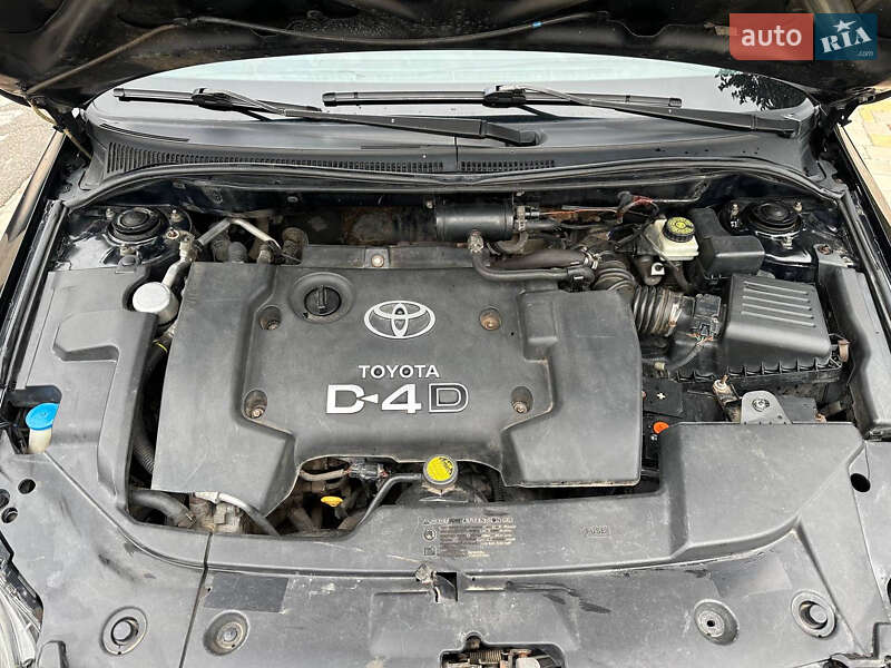 Седан Toyota Avensis 2003 в Одесі