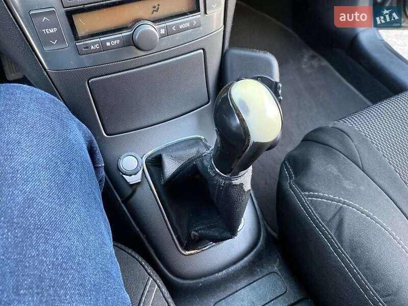 Универсал Toyota Avensis 2003 в Житомире