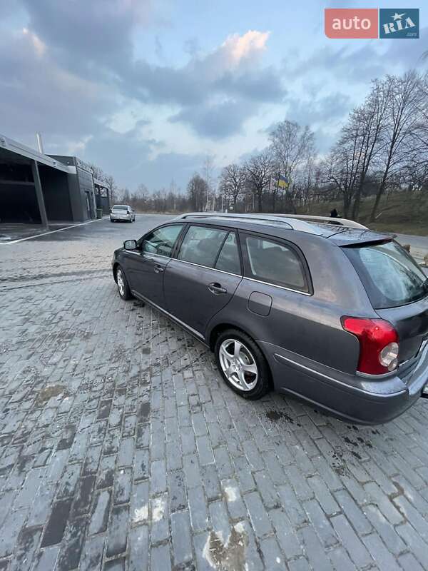 Універсал Toyota Avensis 2008 в Івано-Франківську