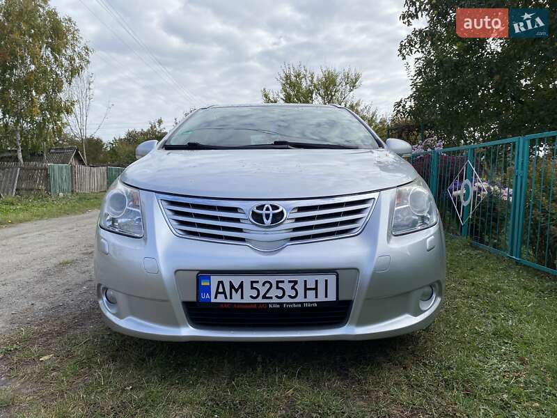 Универсал Toyota Avensis 2011 в Звягеле