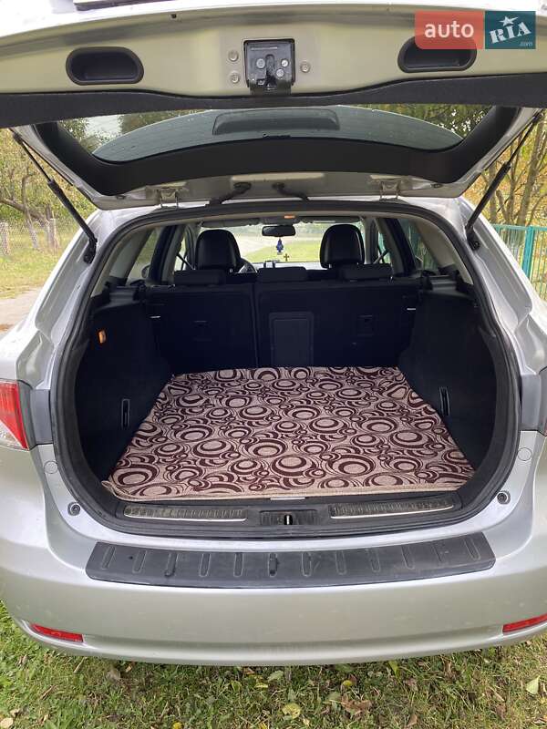 Универсал Toyota Avensis 2011 в Звягеле