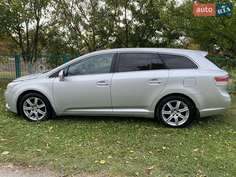 Универсал Toyota Avensis 2011 в Звягеле
