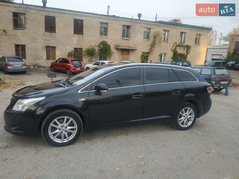 Універсал Toyota Avensis 2011 в Запоріжжі