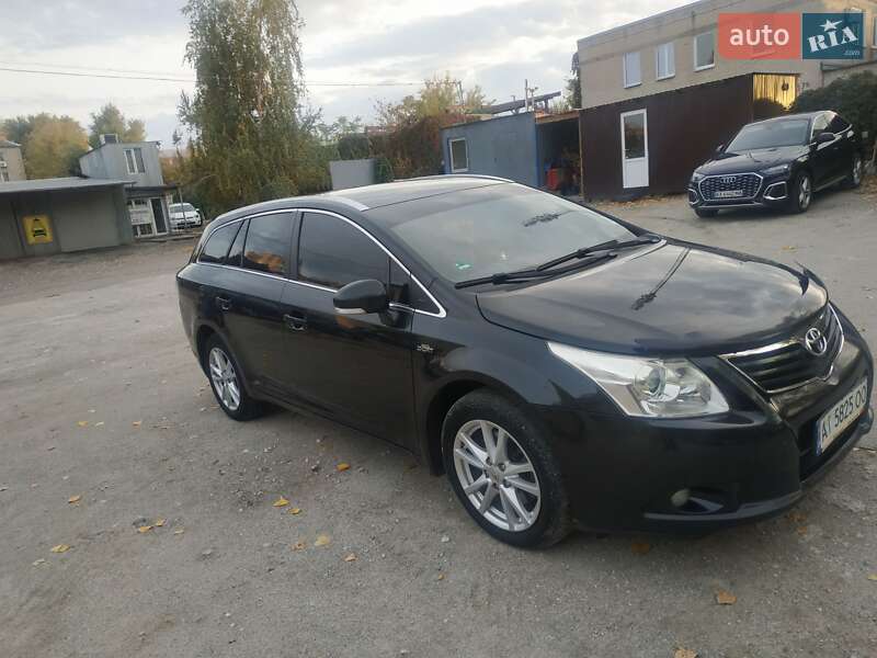 Універсал Toyota Avensis 2011 в Запоріжжі