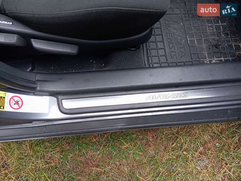 Универсал Toyota Avensis 2006 в Радехове