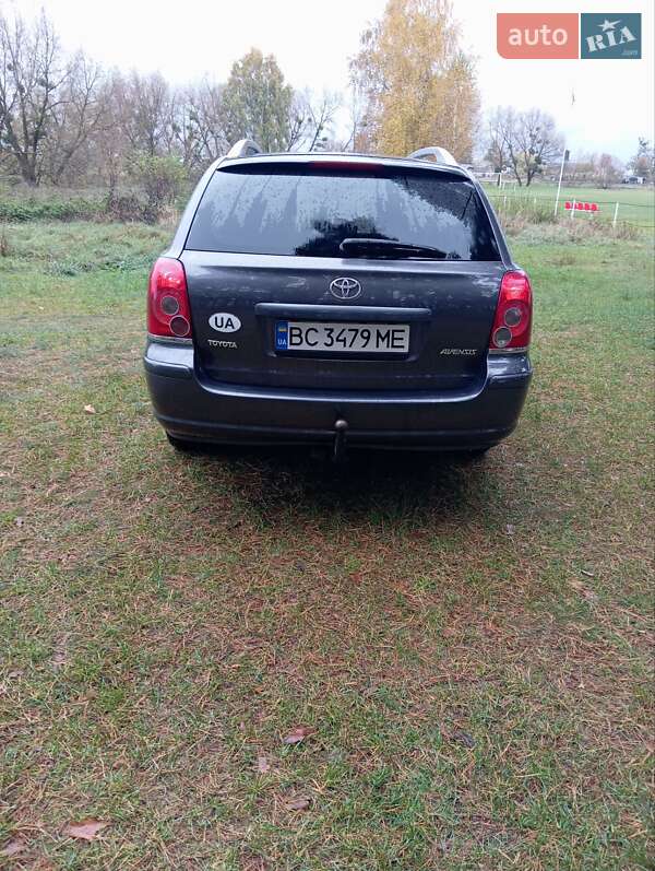 Универсал Toyota Avensis 2006 в Радехове