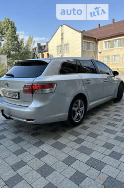 Универсал Toyota Avensis 2010 в Мостиске