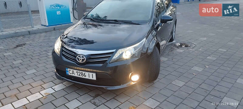 Универсал Toyota Avensis 2011 в Умани