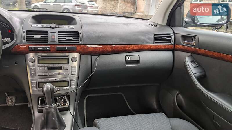 Универсал Toyota Avensis 2005 в Луцке