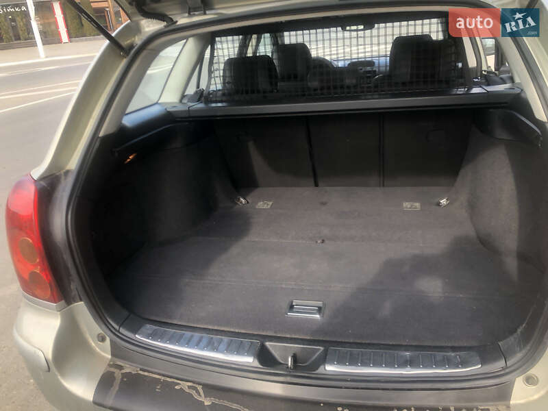 Універсал Toyota Avensis 2003 в Рені