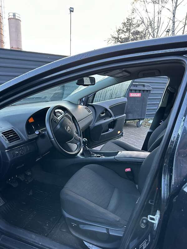 Седан Toyota Avensis 2010 в Киеве фото 13 Седан Toyota Avensis 2010 в Киеве