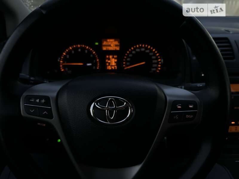 Седан Toyota Avensis 2010 в Киеве фото 21 Седан Toyota Avensis 2010 в Киеве