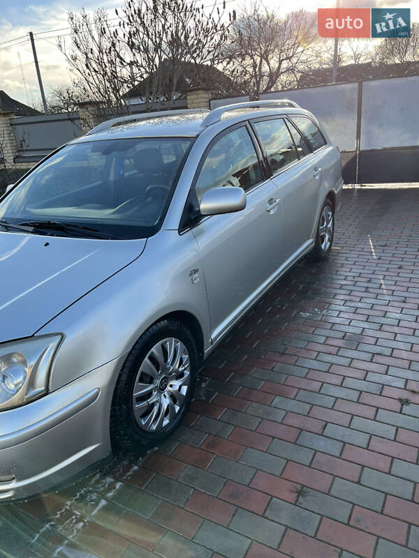 Универсал Toyota Avensis 2004 в Киеве