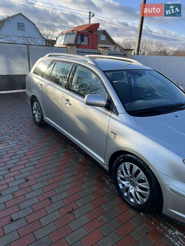 Универсал Toyota Avensis 2004 в Киеве