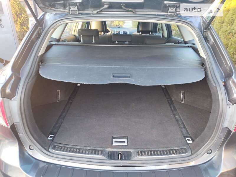 Хэтчбек Toyota Avensis 2011 в Виннице