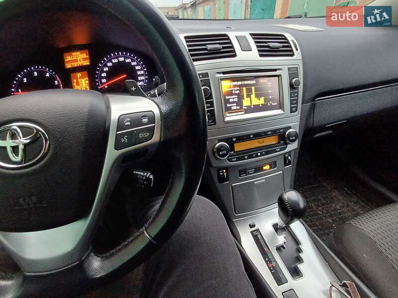 Универсал Toyota Avensis 2012 в Полтаве