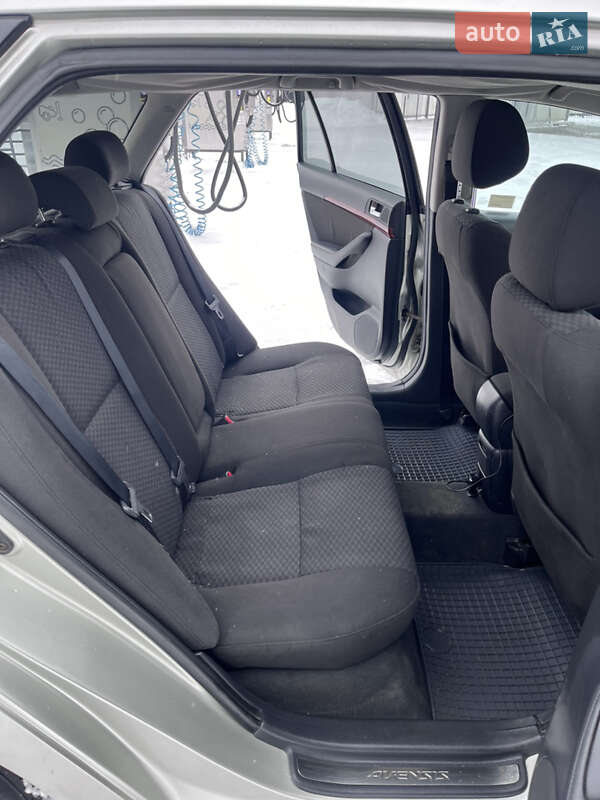 Универсал Toyota Avensis 2004 в Луцке