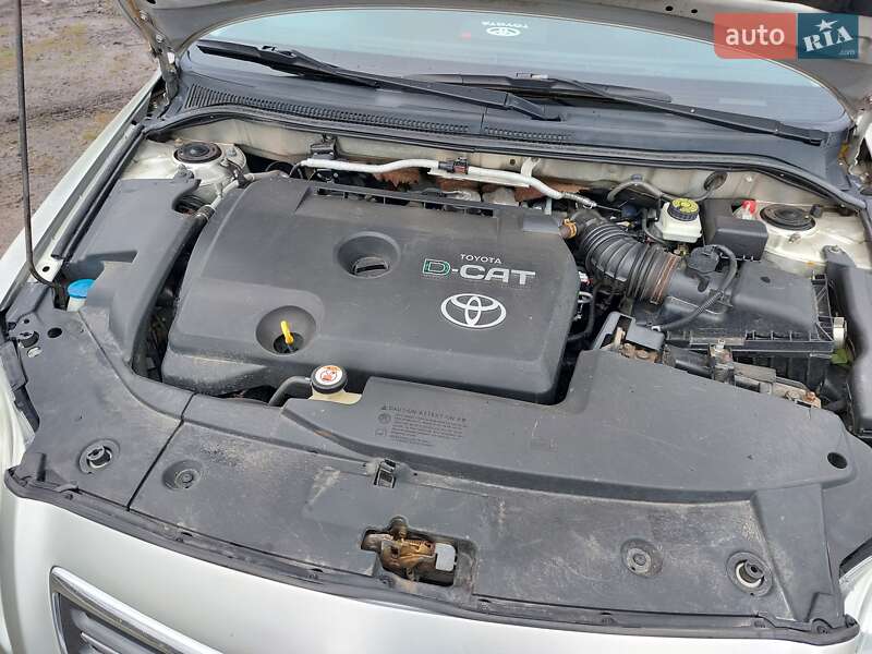 Универсал Toyota Avensis 2006 в Смеле
