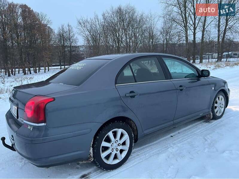 Седан Toyota Avensis 2005 в Києві