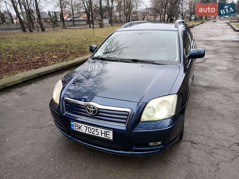Універсал Toyota Avensis 2003 в Рівному